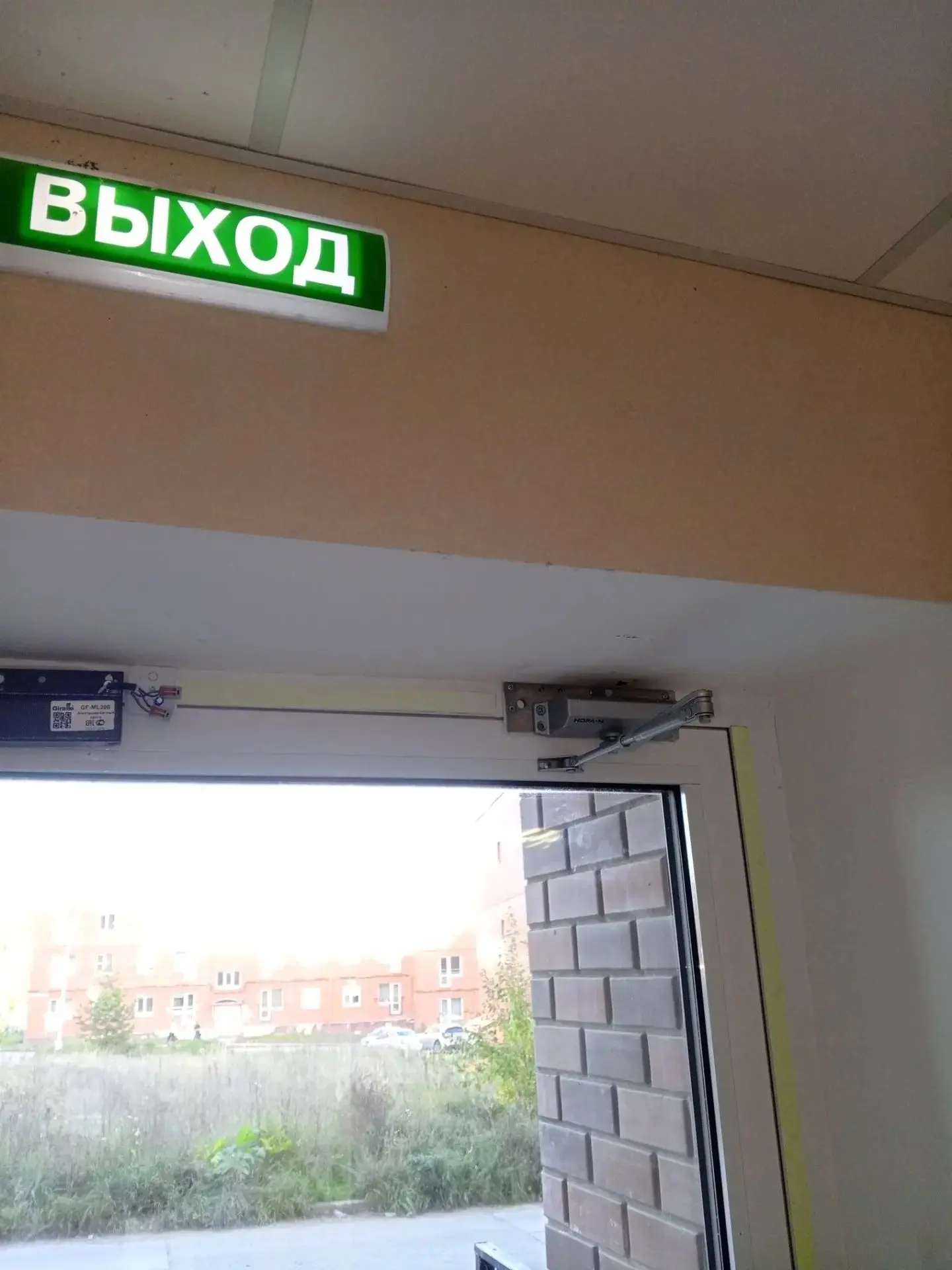 — это повысит удобство и продлит срок службы дверных конструкций.