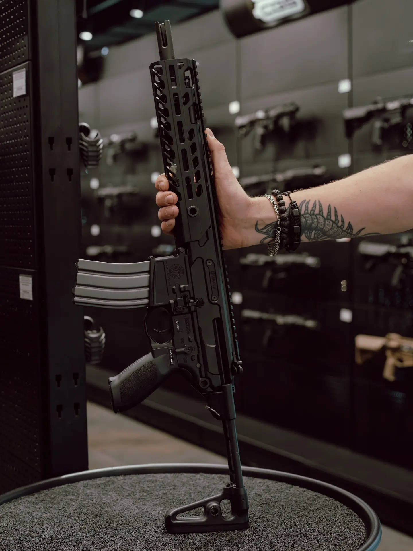 Страйкбольный автомат  MCX Virtus SBR AEG — полностью лицензированная страйкбольная вер...