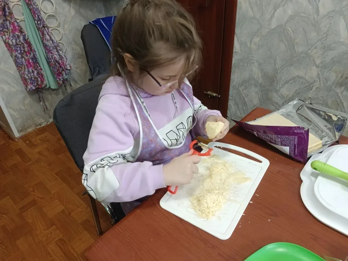 Шефы на кухне 🍕👨‍🍳

В Комплексном центре Самарского округа на сопровождении — более 850 ребят с м