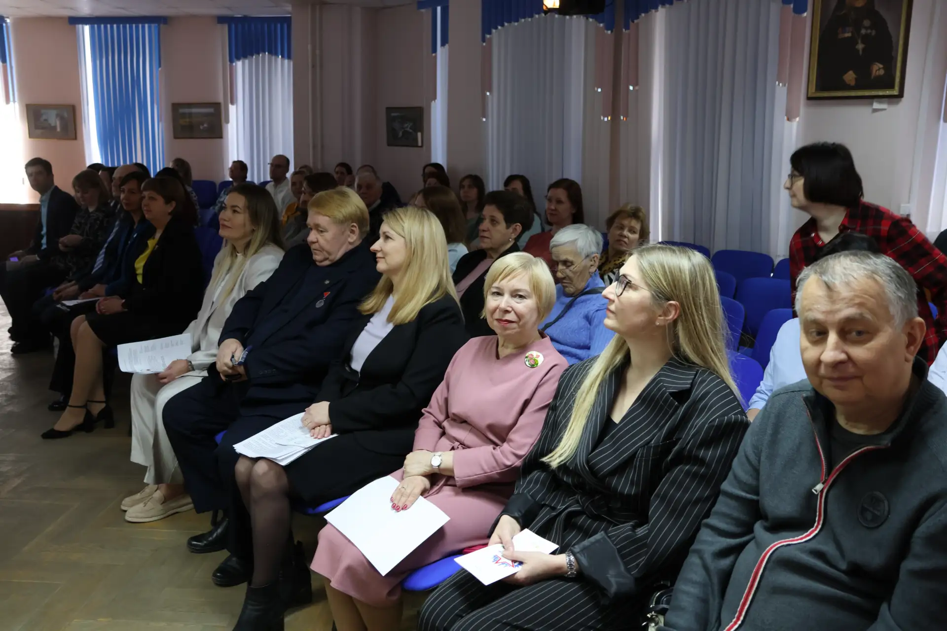В Новомосковске провели городскую конференцию  В Центральной городской библиотеке прошла конференция