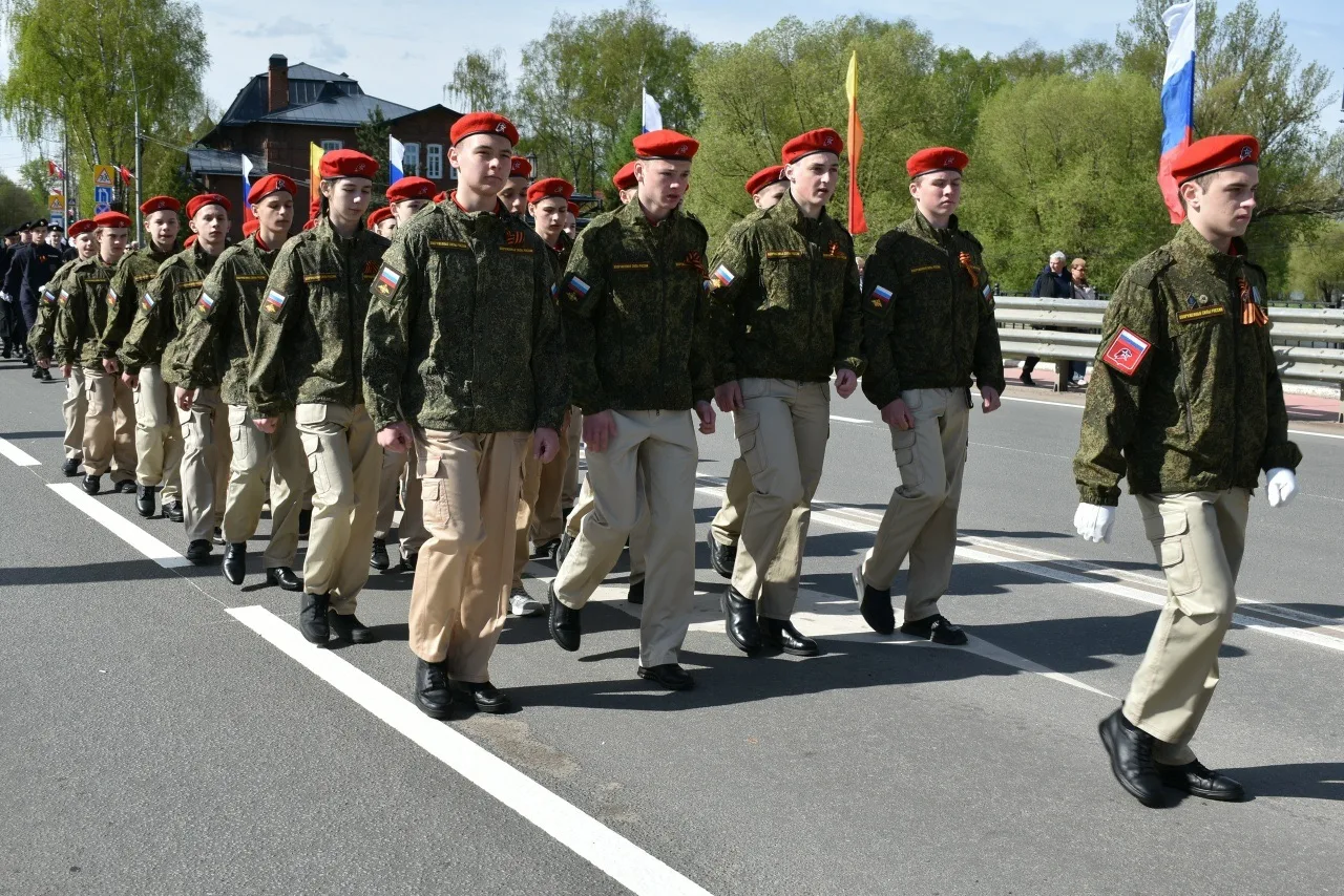 🇷🇺ЮНАРМЕЙЦЫ НА ПАРАДЕ ПОБЕДЫ🇷🇺  9 мая на Народной площади состоялось городское торжественное меропри