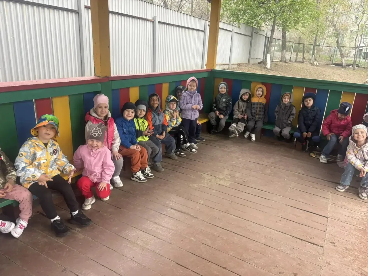 «У природы нет плохой погоды, если у тебя есть уютная беседка! 😉