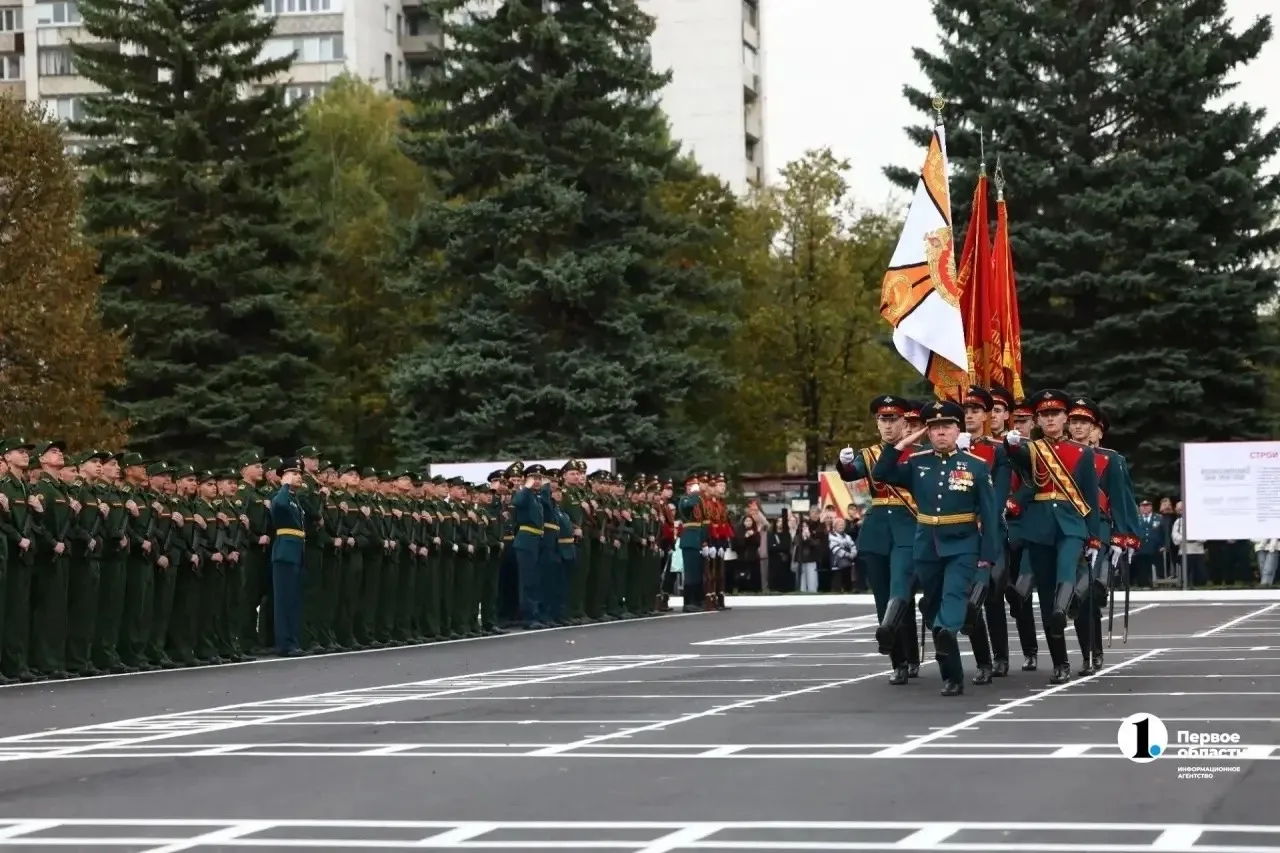 ⚔️ Боевое знамя танкового училища в Челябинске будут охранять златоустовские шашки ️