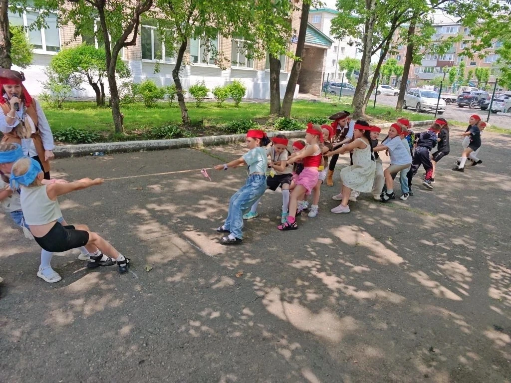 🌞 «Орлёнок»: день космоса, пиратов и сокровищ.
Сегодня в нашем лагере — не просто день, а настоящее