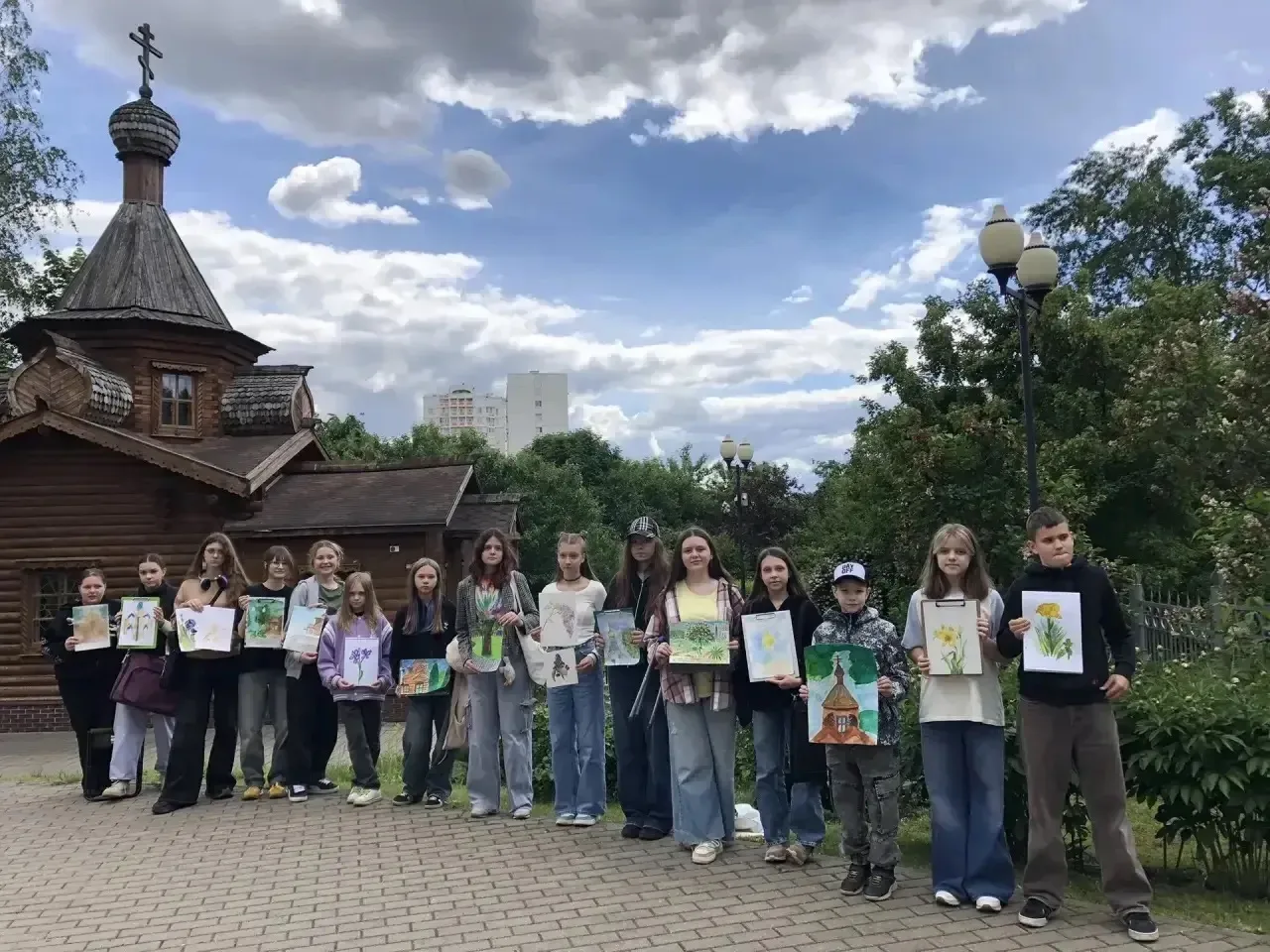 🎨 «Изостудия» — лето на пленэре! ☀️