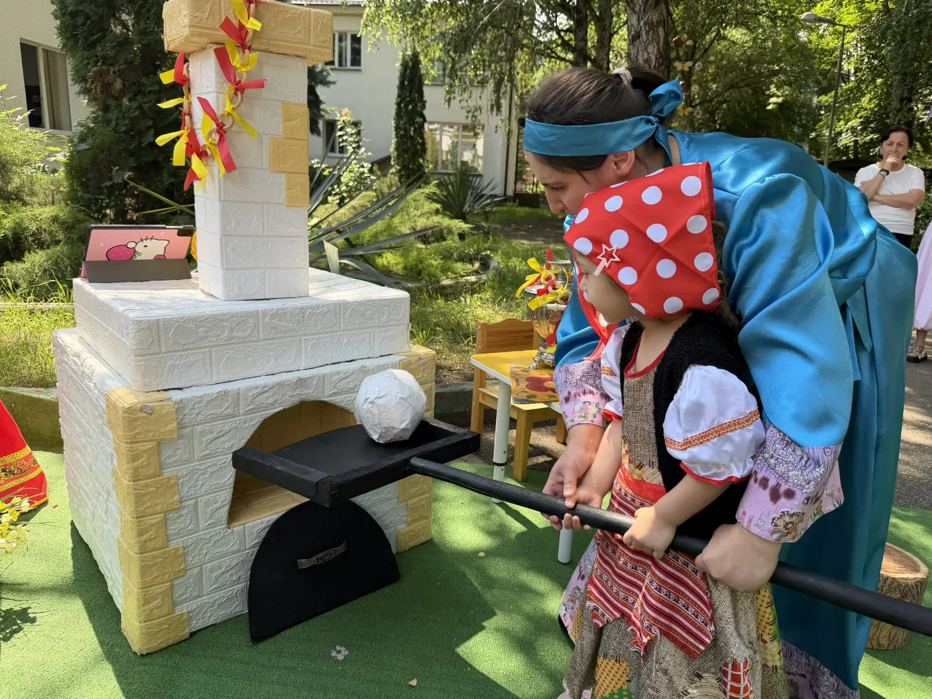Наши малыши из группы «Колобок» показали свою первую сказку – «Колобок»! 🐹🎭