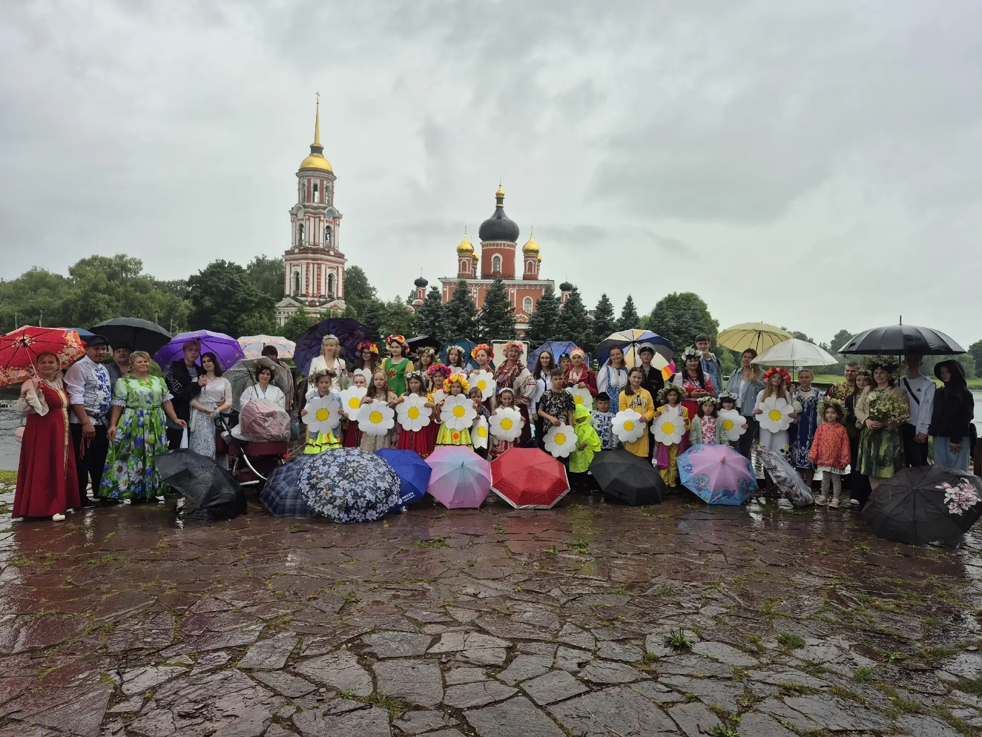 🌼Сегодня в России в пятый раз официально отмечают самый «семейный» праздник — День сем...