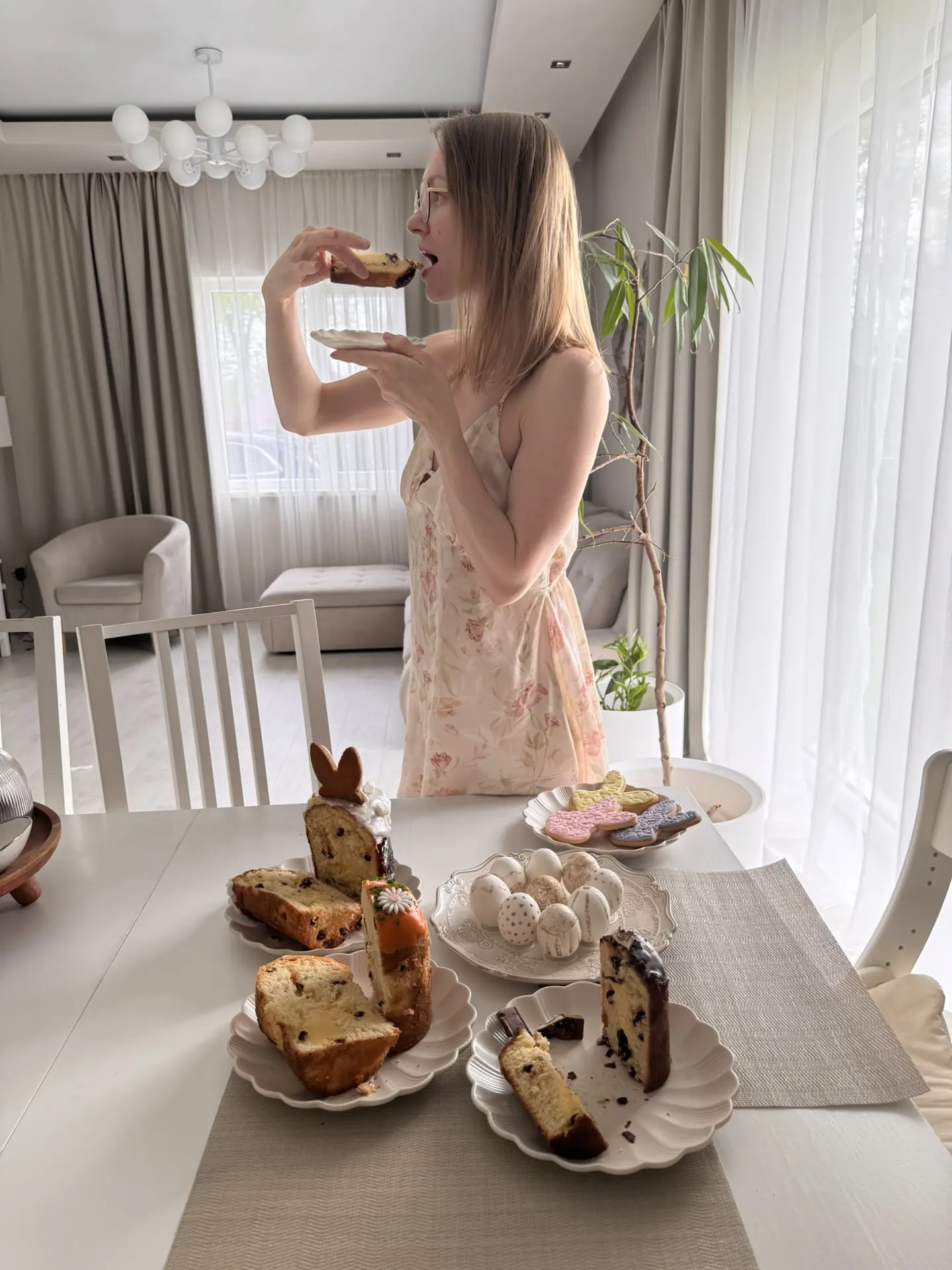 Уже пора запасаться белыми яйцами, а то к Пасхе всё раскупят 😁 Вообще в этом году хочу попробовать с