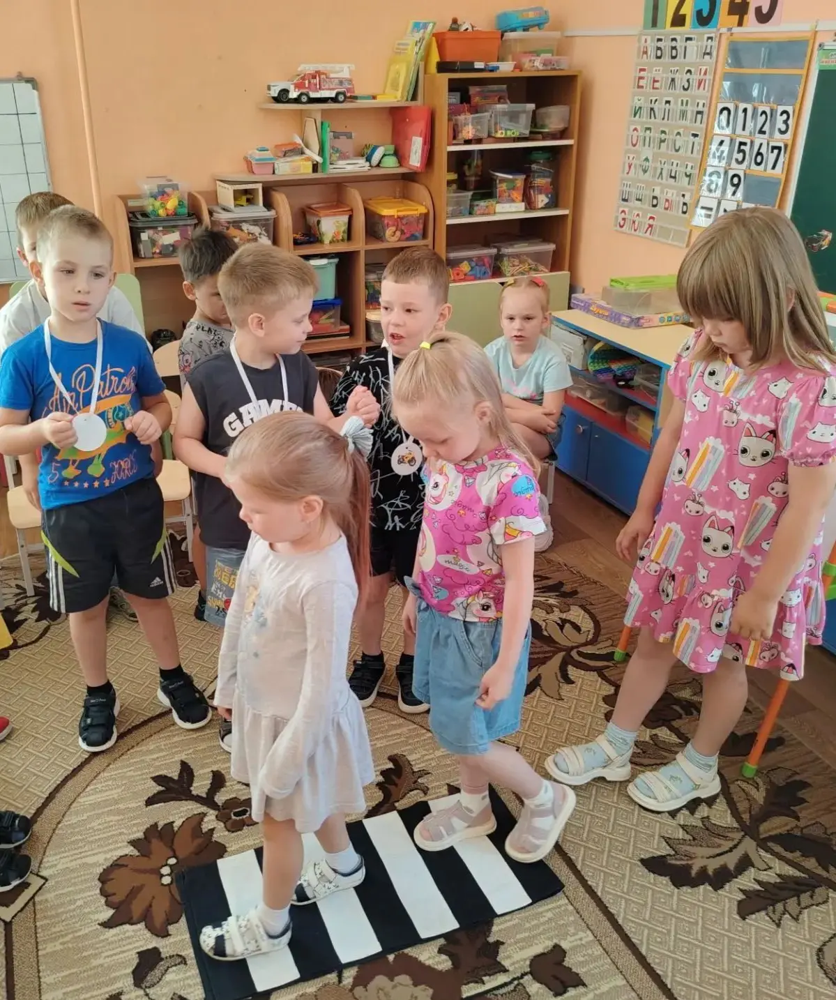 🎉 «Безопасная дорога»: как ребята из группы «Росточек» учились быть внимательными пешеходами! 🎉

В