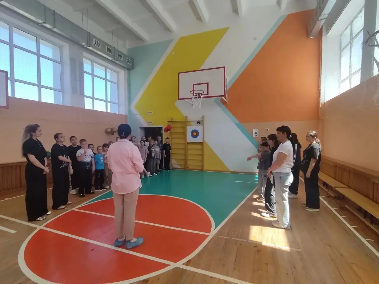 Учебные тренировки при чрезвычайных ситуациях в ЛДП «Бригантина»

Сценарий 1: «Стрелок в здании»

* 