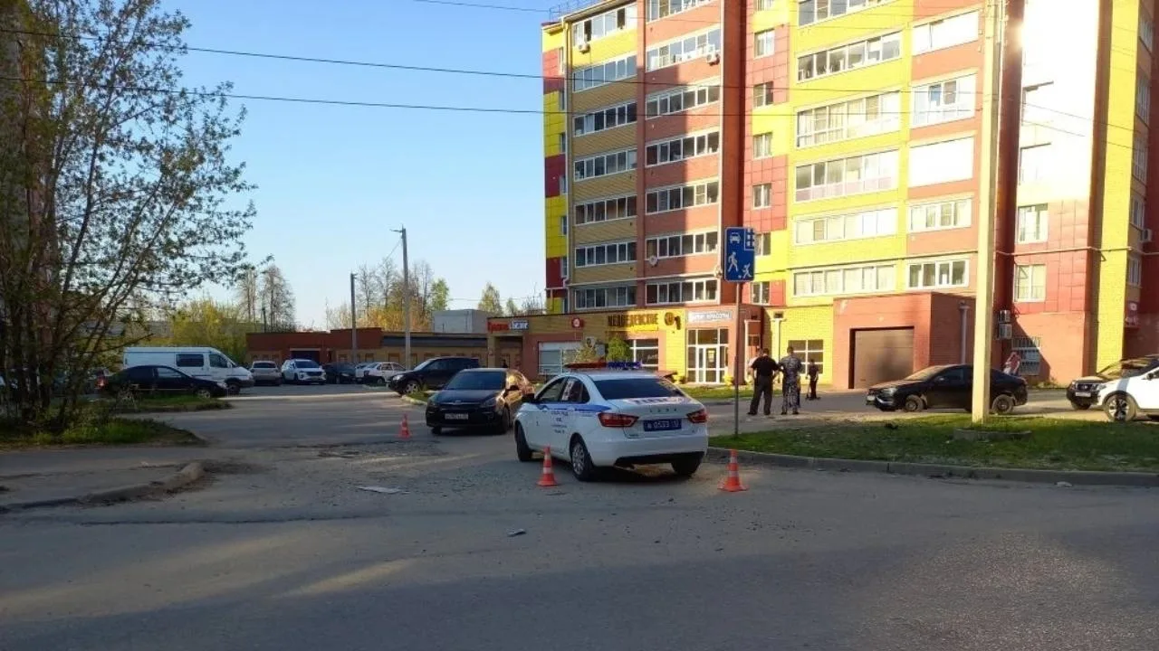 💥 В Йошкар-Оле водитель иномарки не заметил пешехода  В Йошкар-Оле днём на улице Димитрова произошло