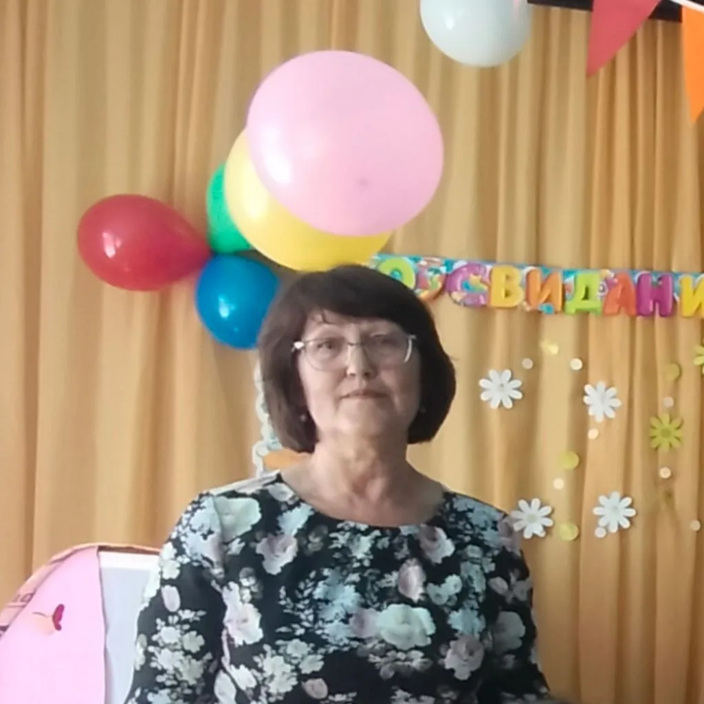 Уважаемая 
Марзия Хабировна!

Поздравляем Вас с днём рождения! Желаем, чтобы каждый рабочий день при