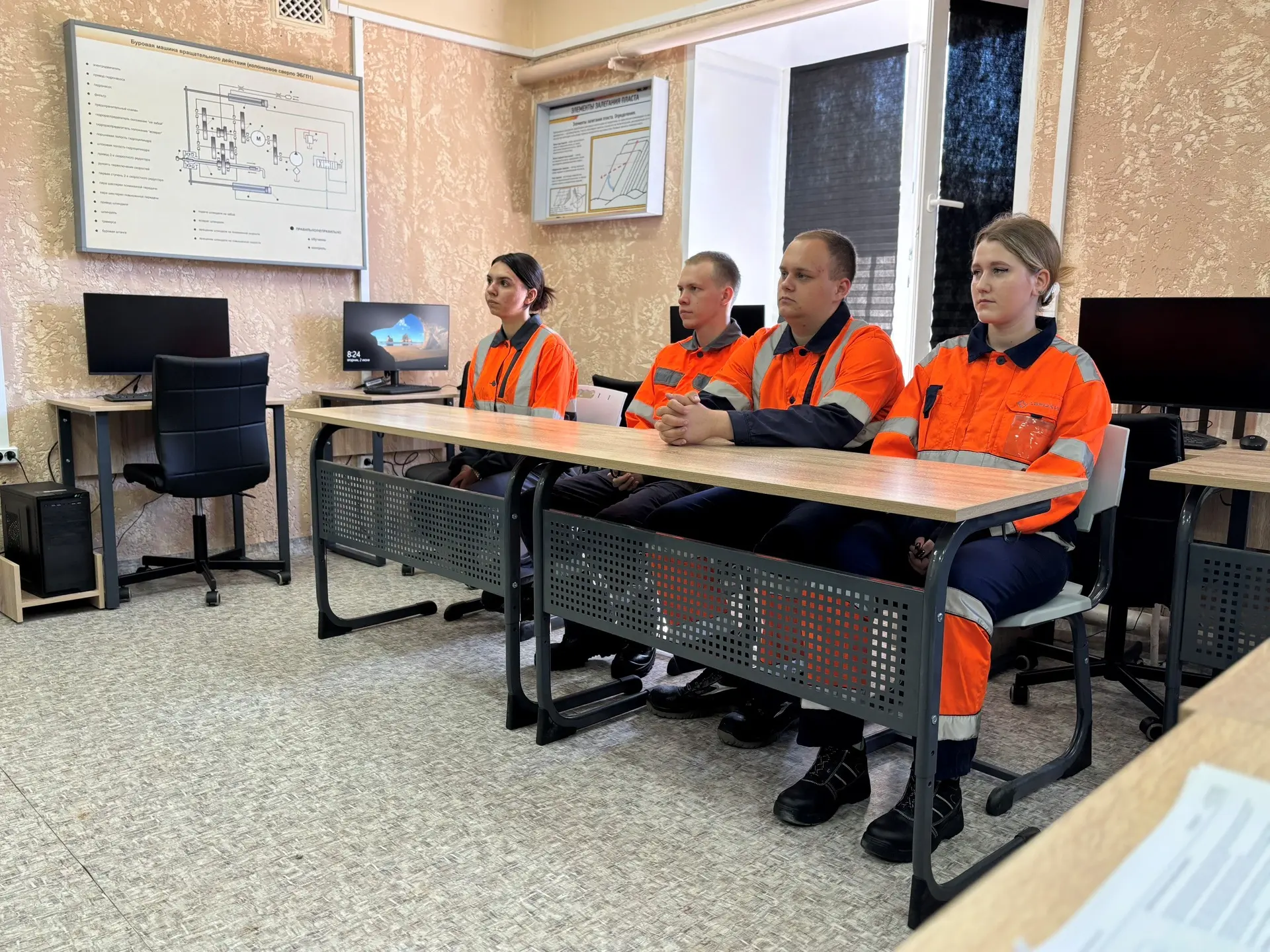 Эскперты ВолгаКалия оценили навыки будущих горняков Волжского техникума

В Волжском политехническом 
