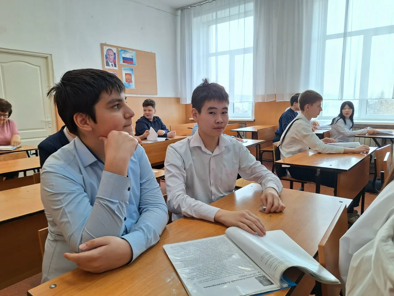 🌟 21 марта — Всемирный день поэзии! 📜✨  В нашей школе прошли яркие и вдохновляющие мероприятия, посв
