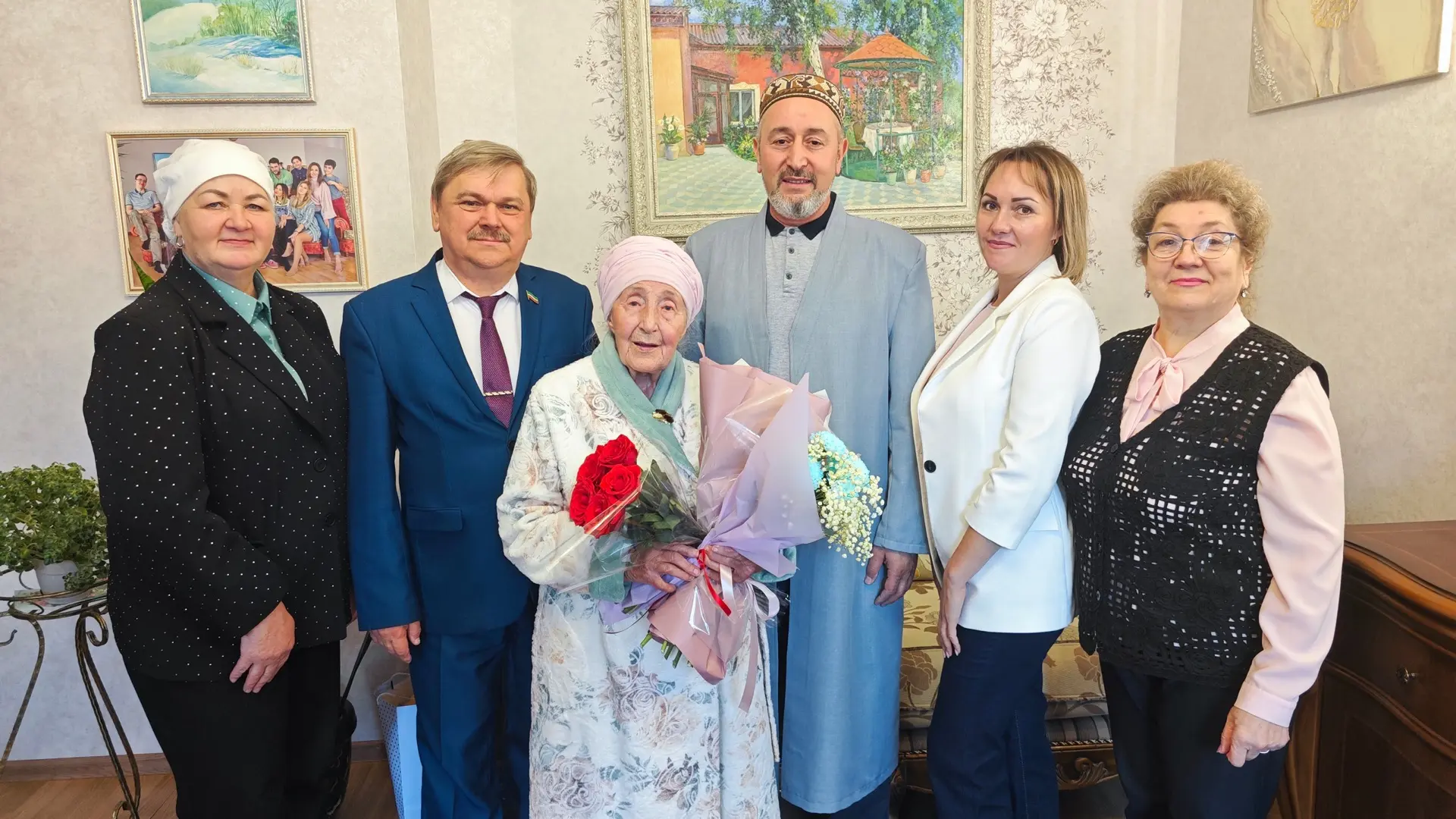 💐Сегодня, 5 октября, двойной праздник отмечает Роза Музиповна Идрисова — ей исполнилос...