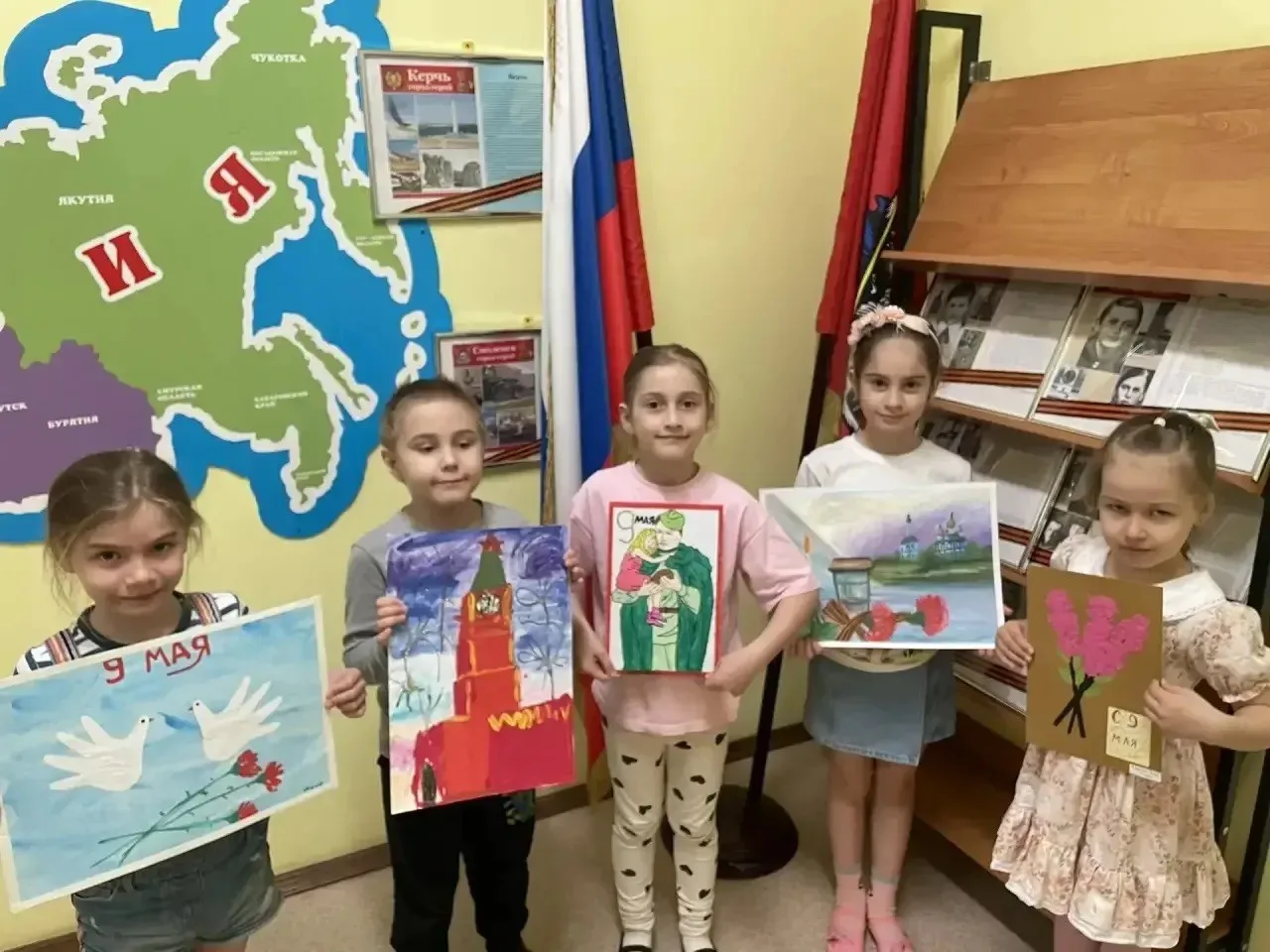 🇷🇺В преддверии Дня Победы во всех дошкольных зданиях нашей Школы прошли выставки работ, участвующих 