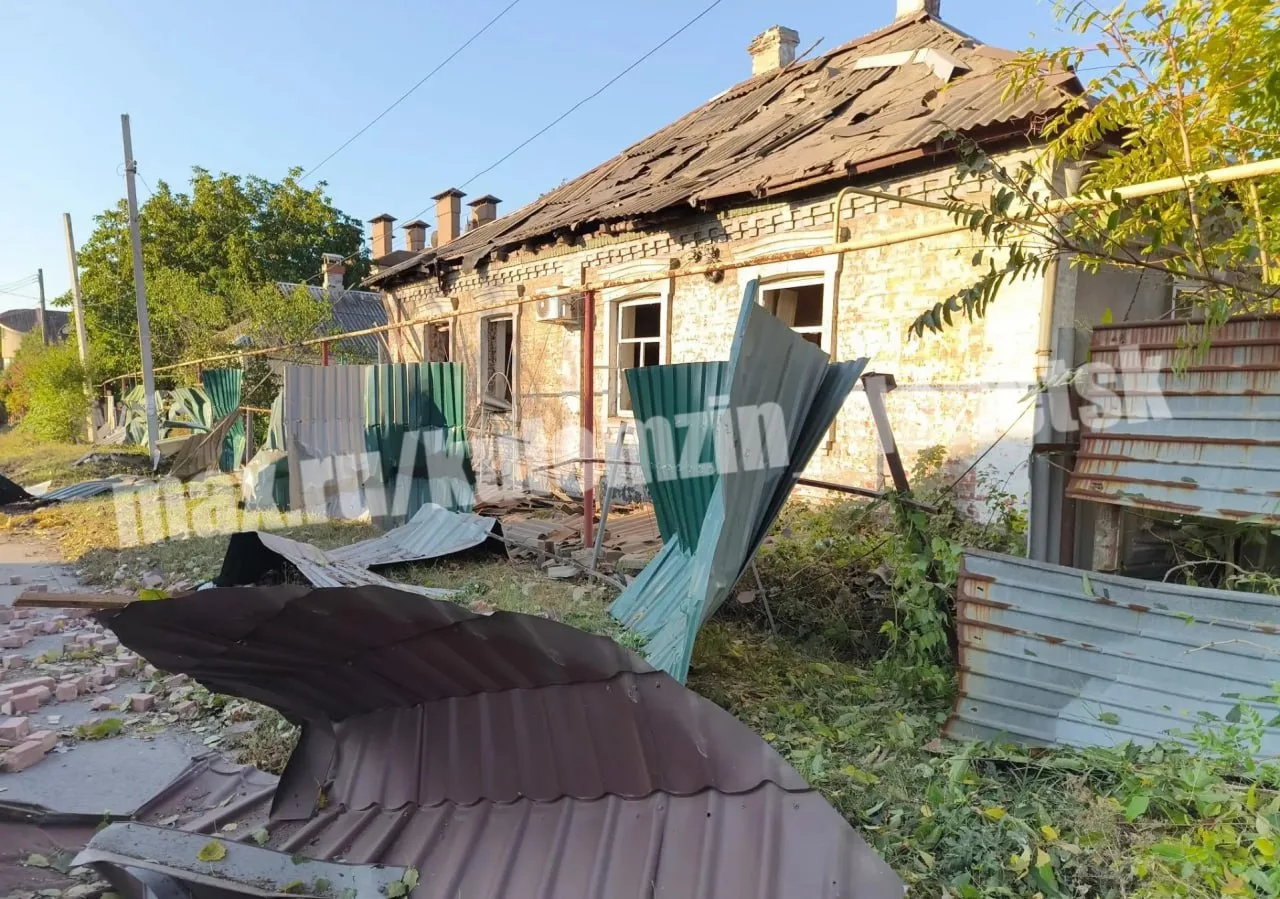❗По поступившей информации, в результате ночной атаки БПЛА в Куйбышевском районе повреж...