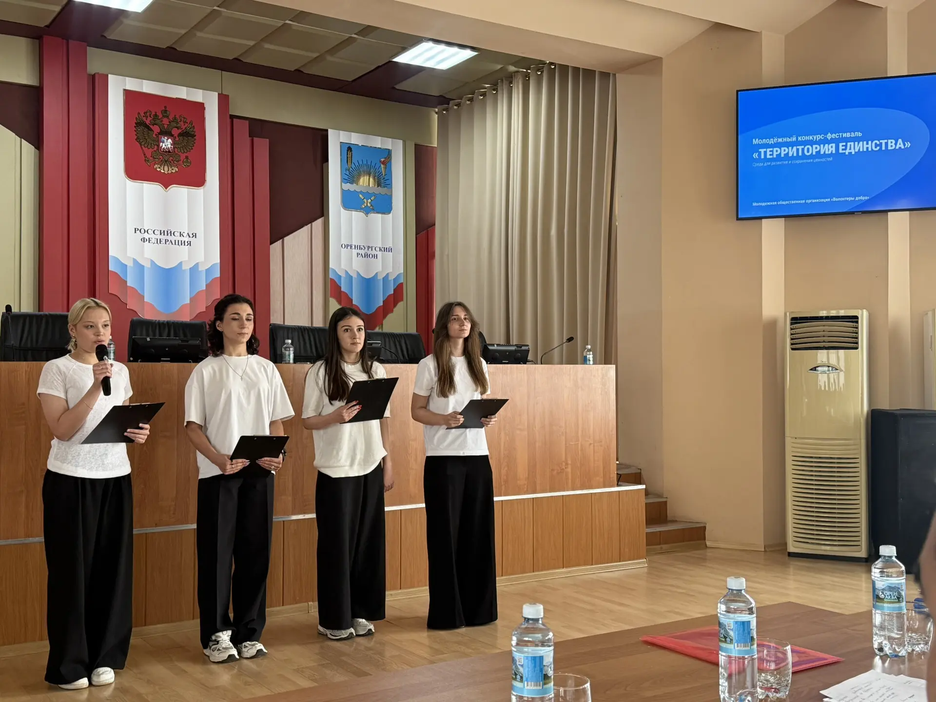 Сегодня наши ученицы: Багирян Милана, Крюкова Арина, Олиниченко Диана, Дусказина Арина ...