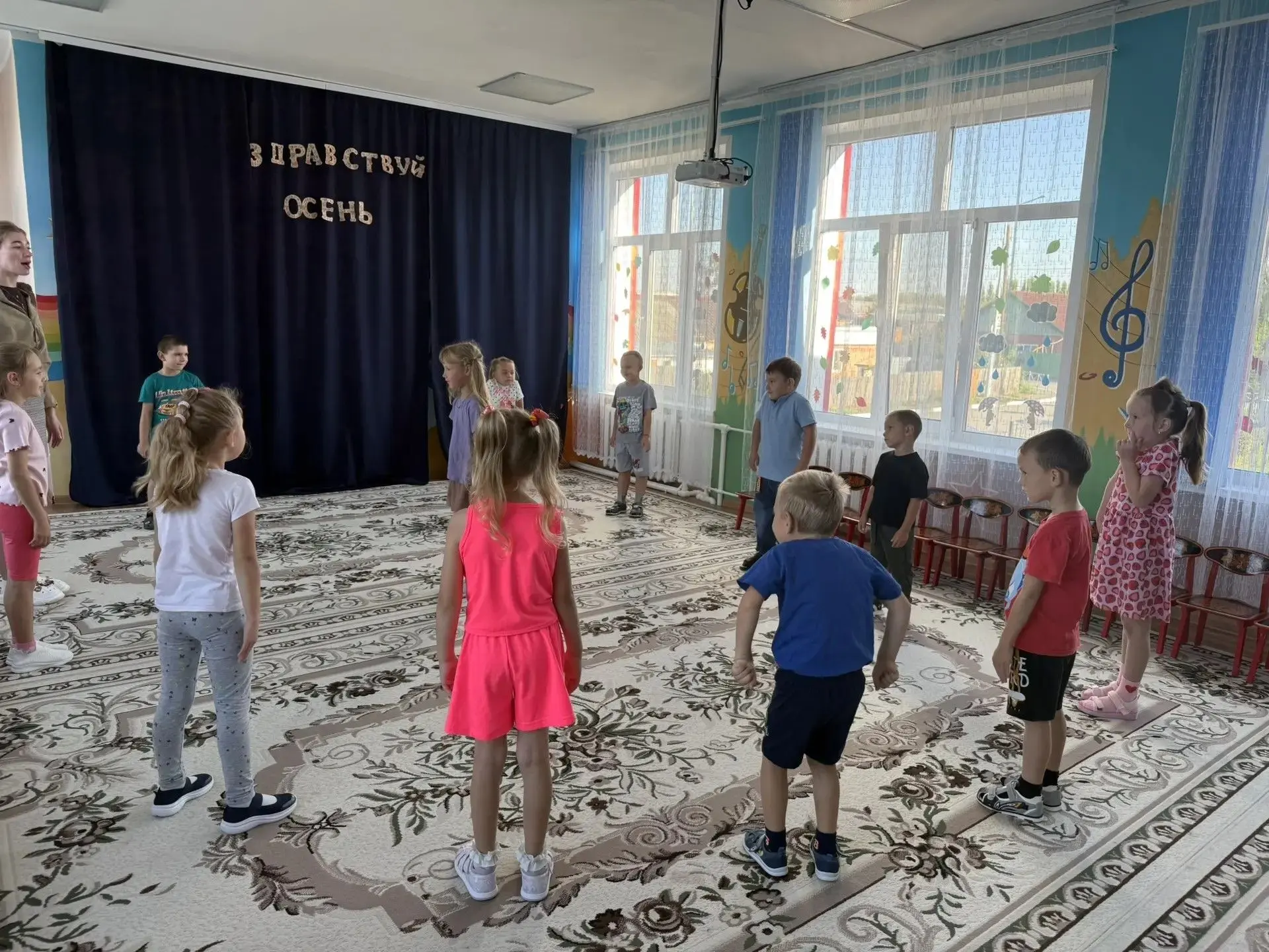 Веселая зарядка под музыку в подготовительной группе! 🎶🏃‍♂️