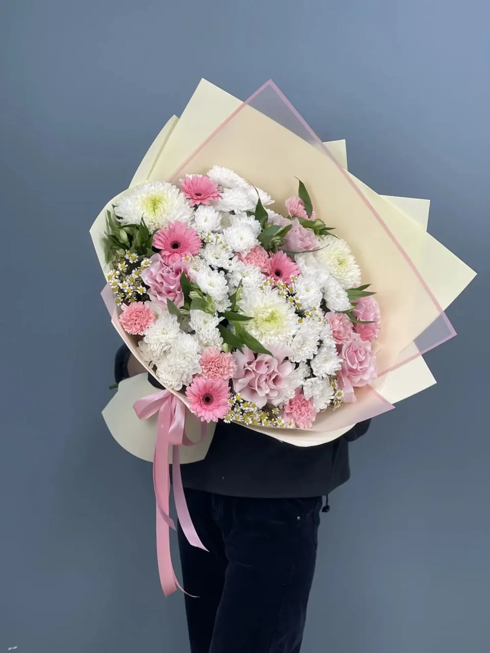 Понедельник начинается с ярких красок! 🌸✨ Добавьте немного цветочного настроения в сво...
