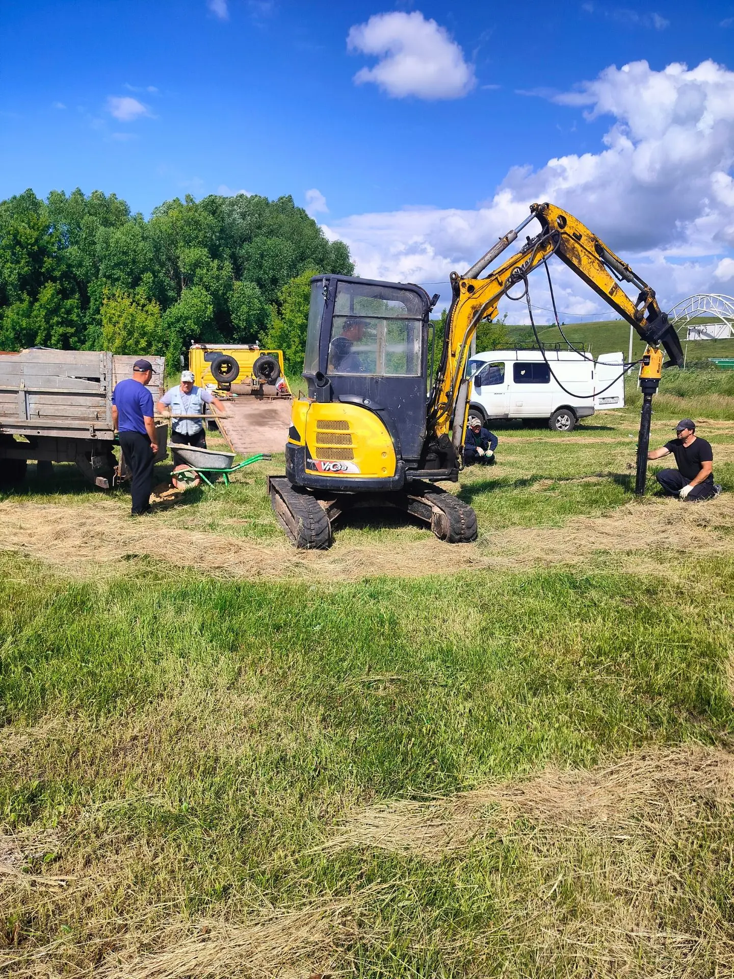 В парке "Уразовский" завершается работа по установке свайного фундамента под модульную лыжную базу.