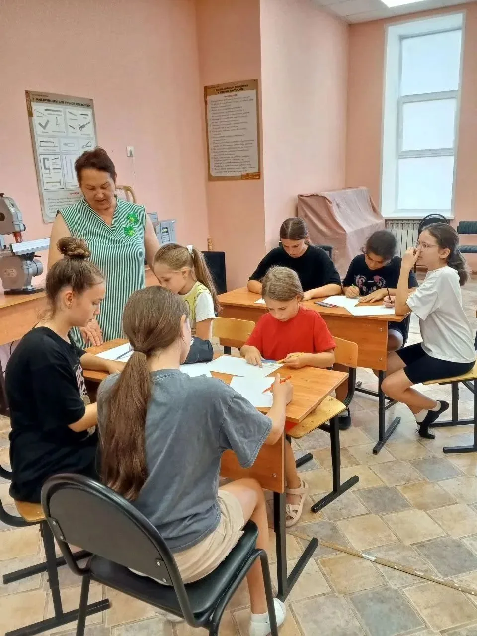 🌞Сегодня в нашей творческой смене "Мы рисуем наше лето"