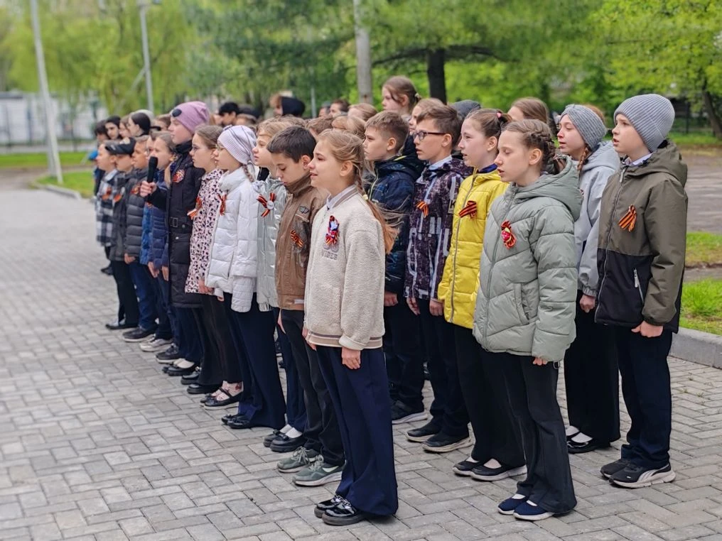 Аллея героев🇷🇺  В лицее прошло очень важное и трепетное событие. Мы открыли «Аллею героев». Высадили