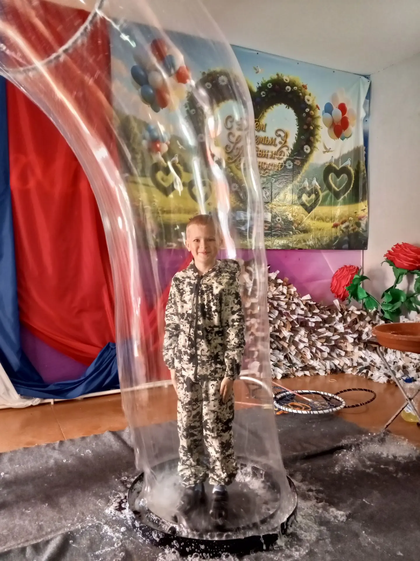 В гигантских мыльных пузырях мы все "искупались"❤🤣