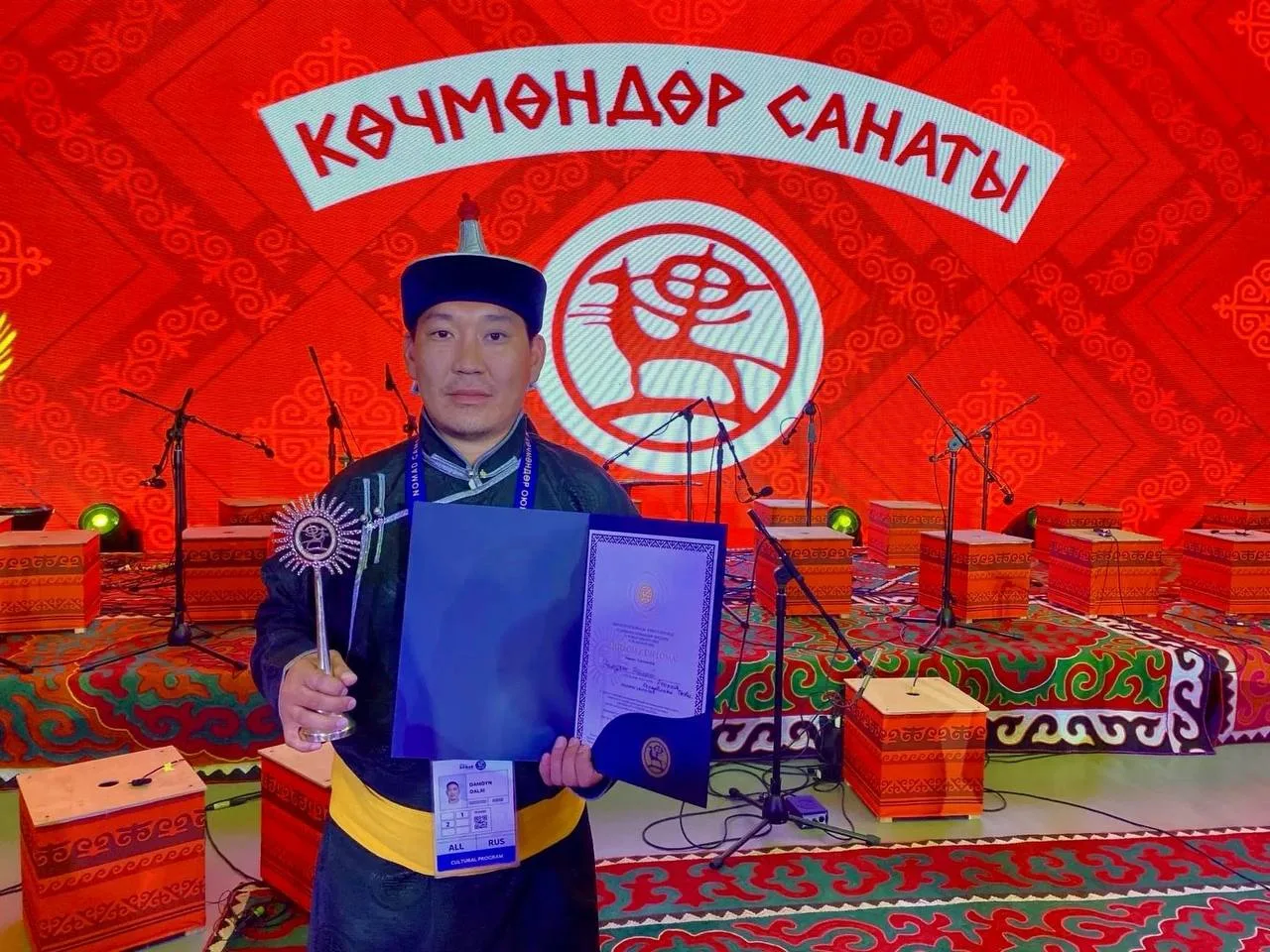 ⚡️Тувинский исполнитель горлового пения Далай Дамдын завоевал Гран-при международного ф...