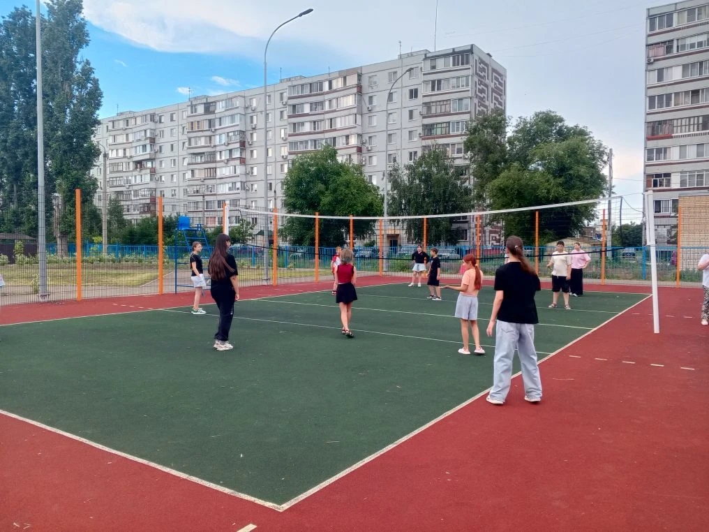 Лето с пользой и улыбкой: как прошёл один день в школе № 25 🌞🏐

Чтобы каникулы приносили только ра