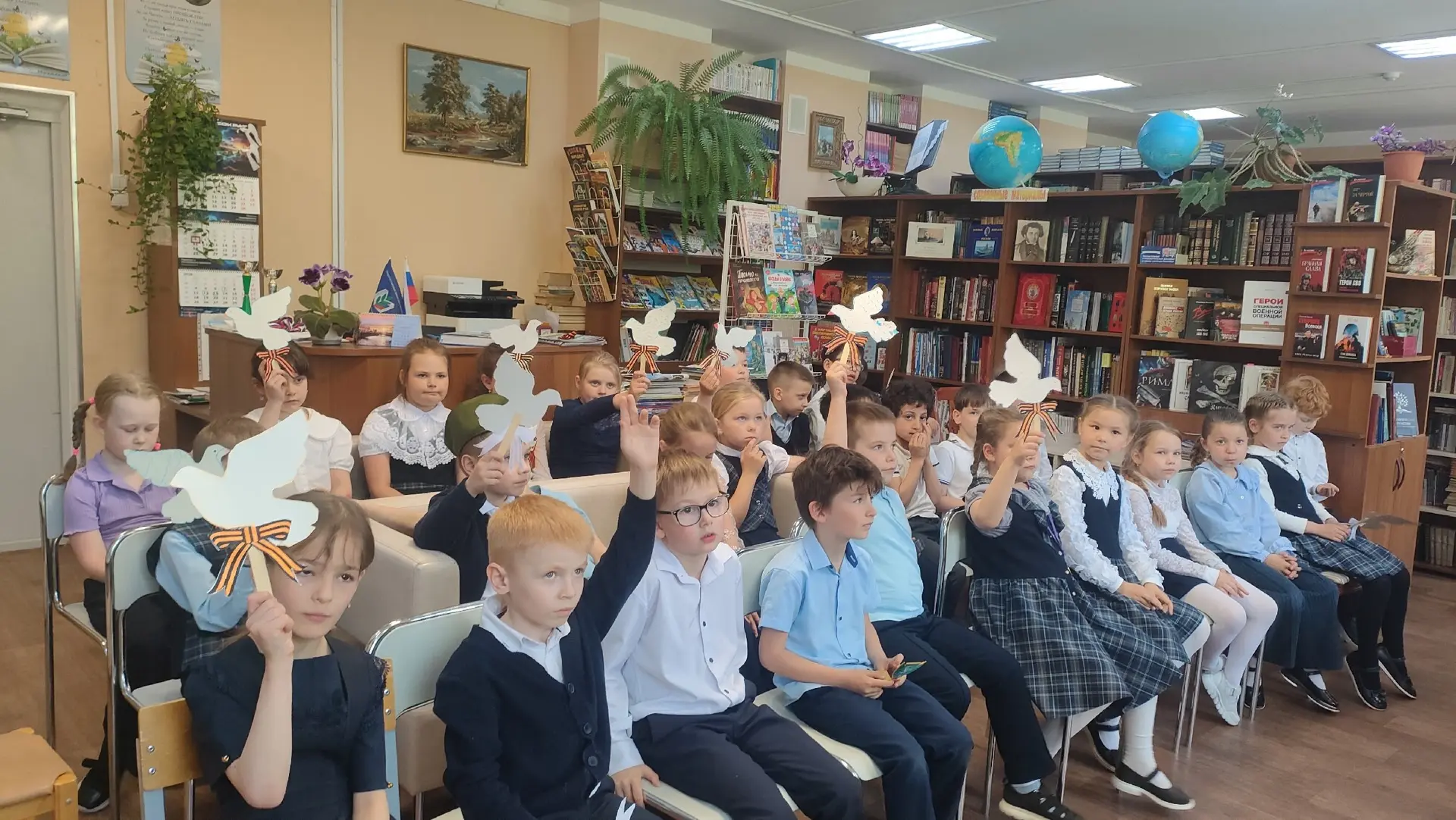 БИБЛИОТЕЧНЫЕ УРОКИ ВОВ  ⭐🇷🇺Всю неделю в "Классической школе" проходят библиотечные уроки посвященные