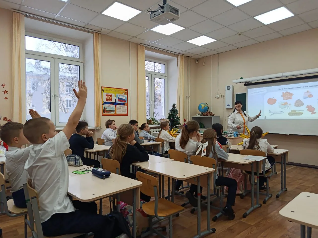 А мы бы хотели вспомнить, как это было ...  🎄✨ В преддверии новогодних праздников в лицее состоялось