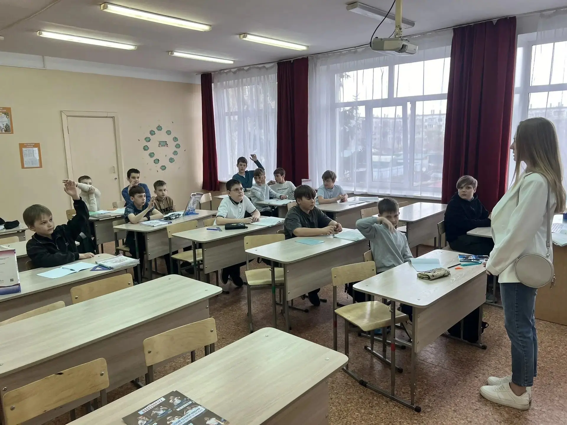 В нашей школе прошел необычный и очень важный разговор. К нам в гости пришли представители службы «Д