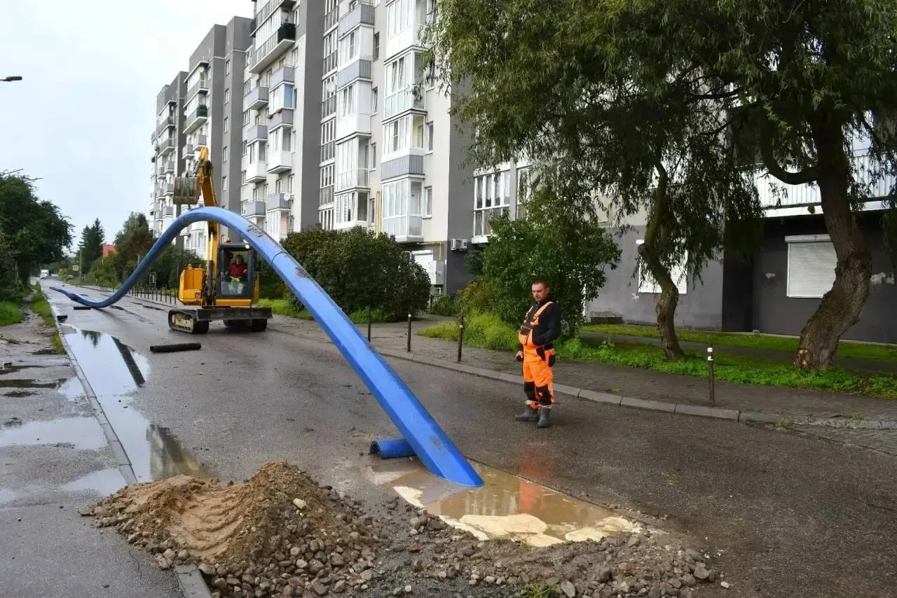 В Калининграде на Баженова проложили канализацию без раскопок