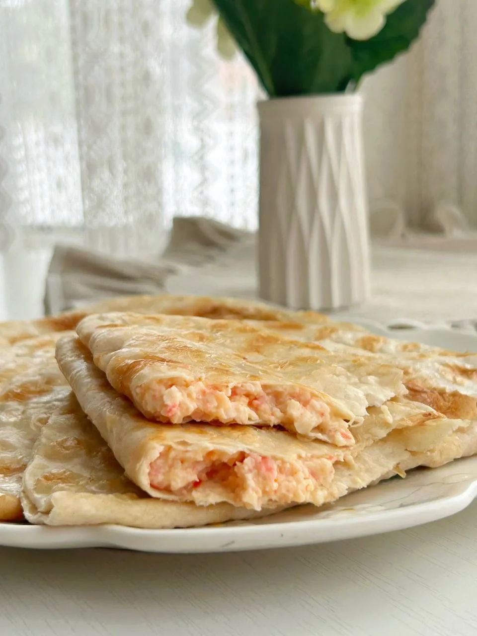 Доброе утро, мои хорошие ❤️  Мои авторские чебуреки с крабовой начинкой  А почему бы и да! Когда нем