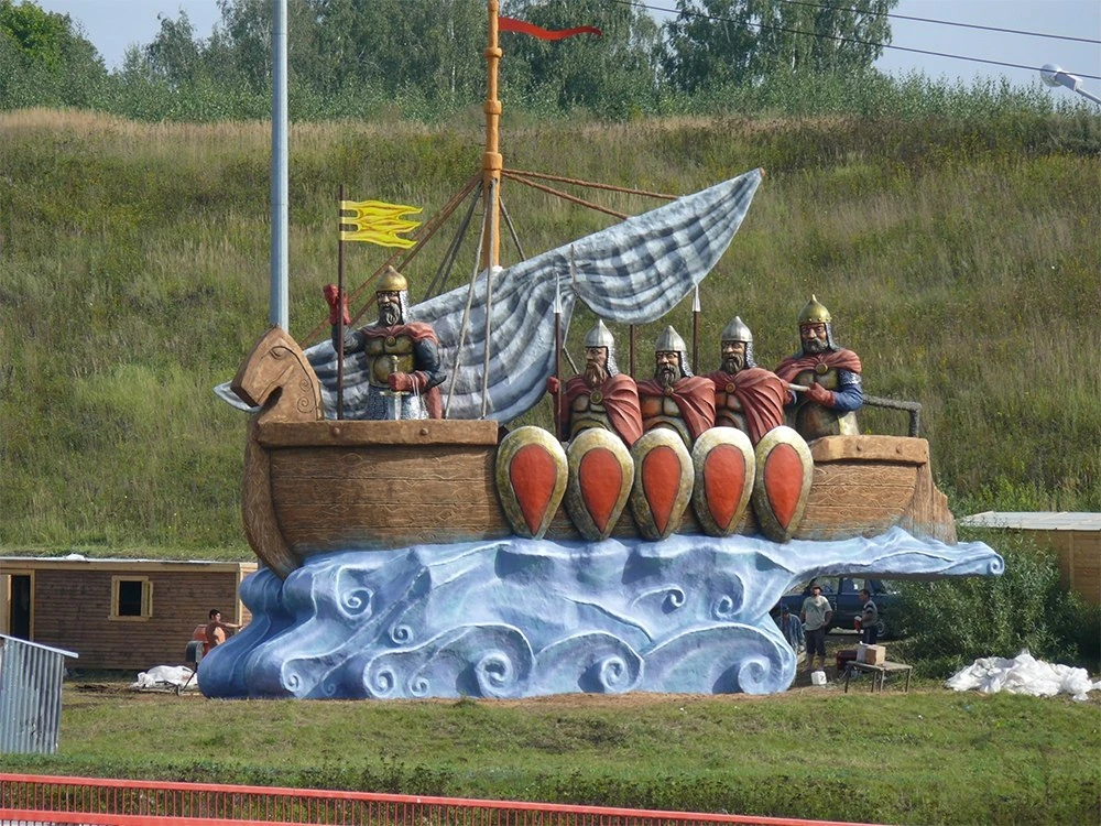 В августе 2011 года на въезде в Калугу, перед мостом на дороге в Тулу, открыт памятник ...