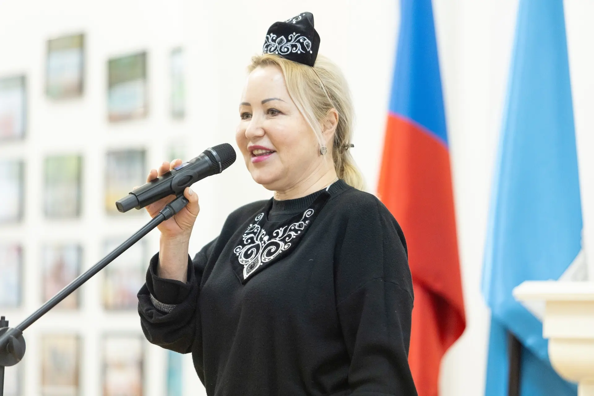 Сегодня свой день рождения празднует заведующая Центром татарской культуры Рамиля Хайдаровна Сафина!