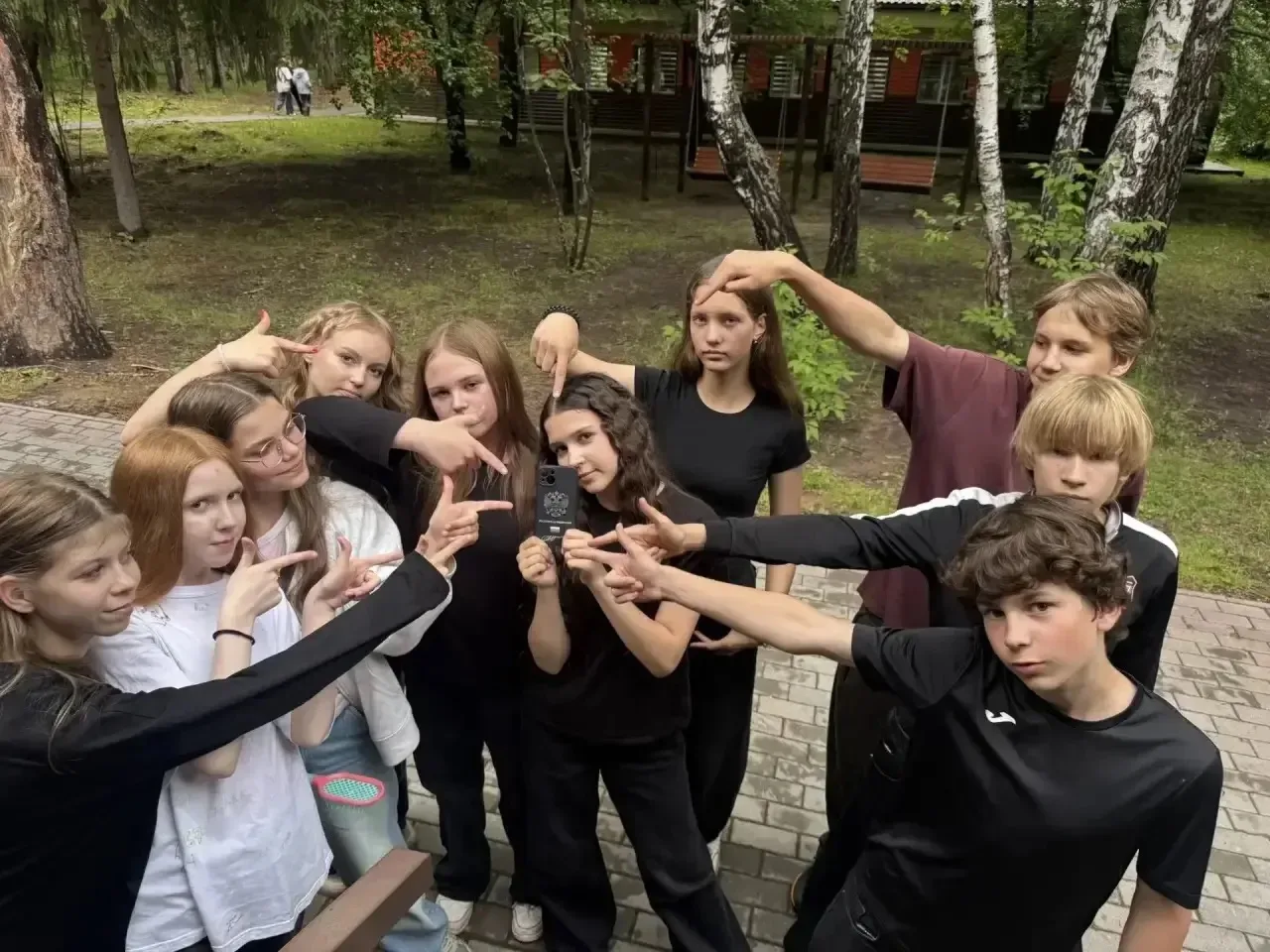Фотокросс: как это было 📸

Недавно прошёл наш фотокросс, приуроченный ко Дню России. И это было оче