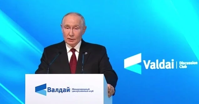 Путин: Украина не может существовать самостоятельно, вообще утрачивает элементы государ...