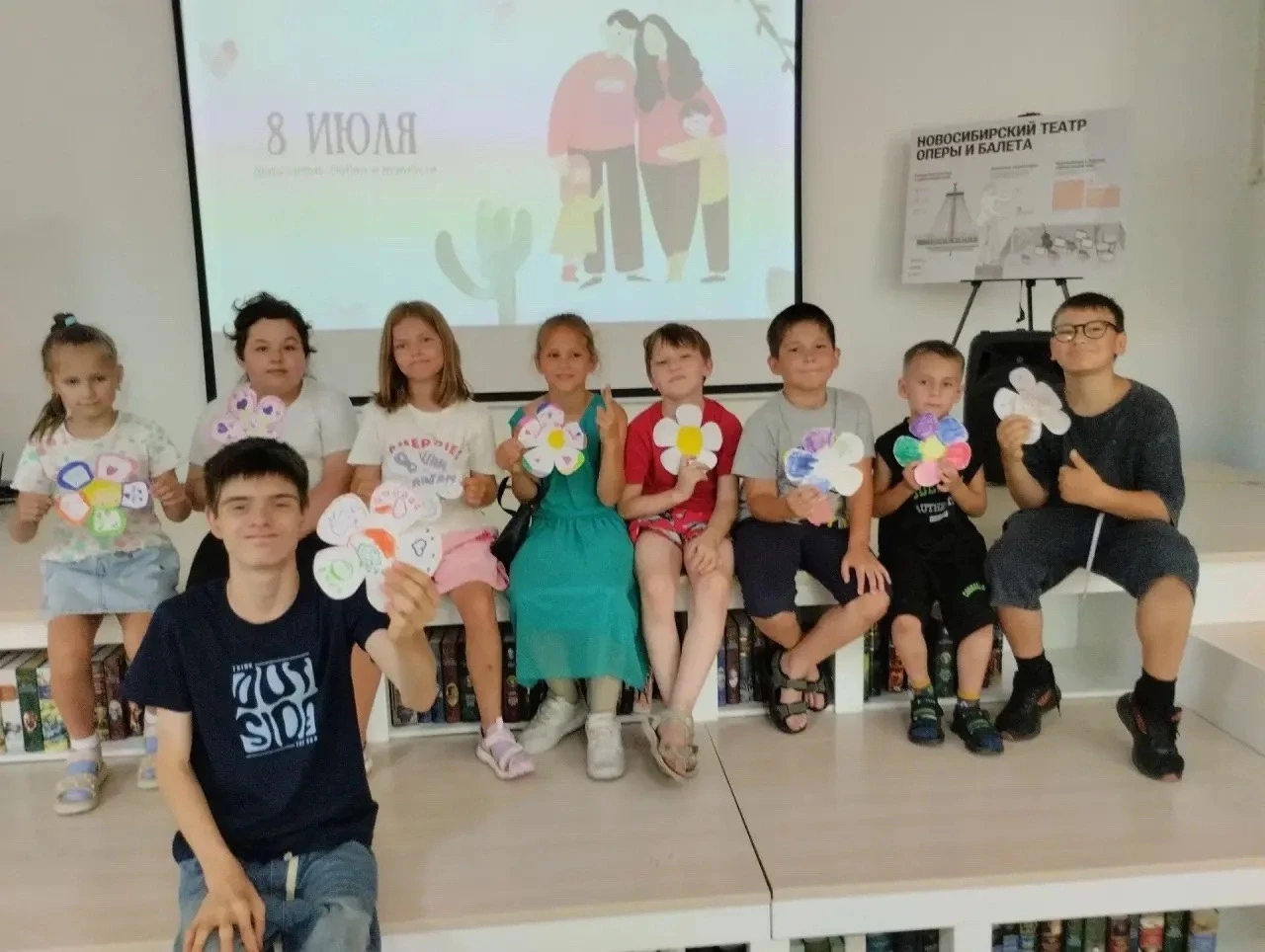 Сегодня в пришкольном лагере — день открытий! Побывали в библиотеке Салтыкова-Щедрина, где узнали, п