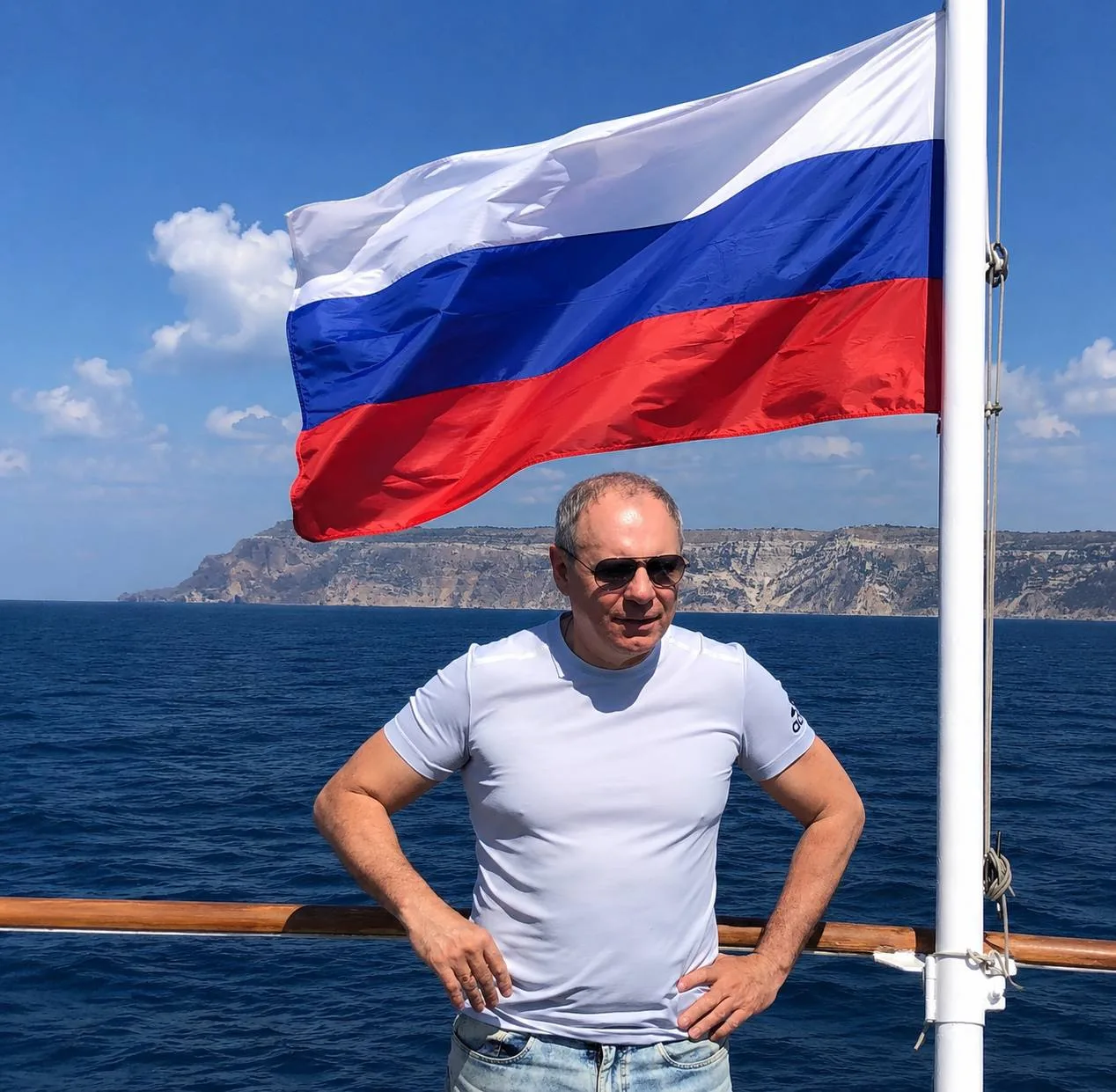 Дорогие друзья!

У каждой страны есть свои символы. Но главная сила России, от Владивостока и до Дон
