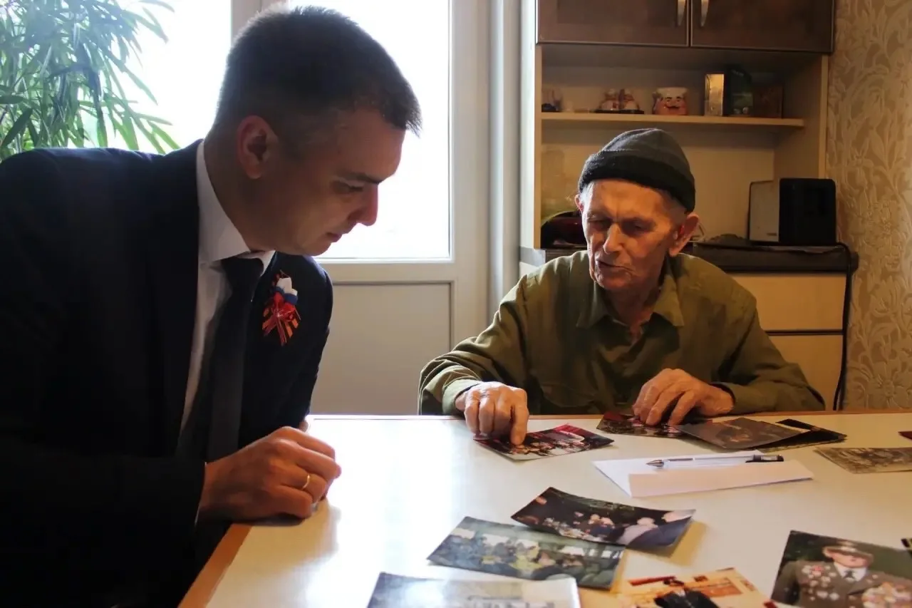 Дмитрий Захаров:  Дорогие педагоги, ветераны труда, родители, ребята, бабушки и дедушки!  🇷🇺Поздравл