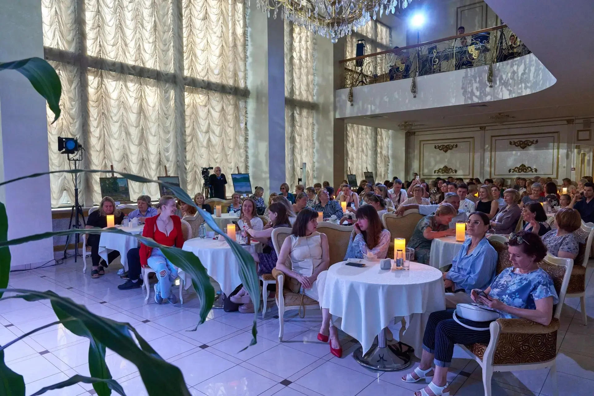 Программа ✨«Век юный, прелестный…» – вторая серия цикла «Вечера романса в Хрустальном зале». Хотите 