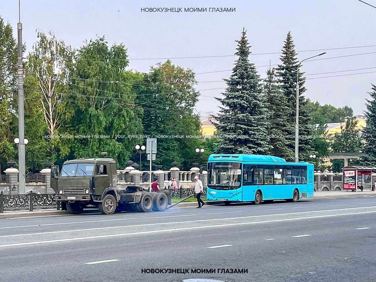 Дохлых синих за последние несколько дней нам в редакцию прислали довольно много, но вот это фото поч