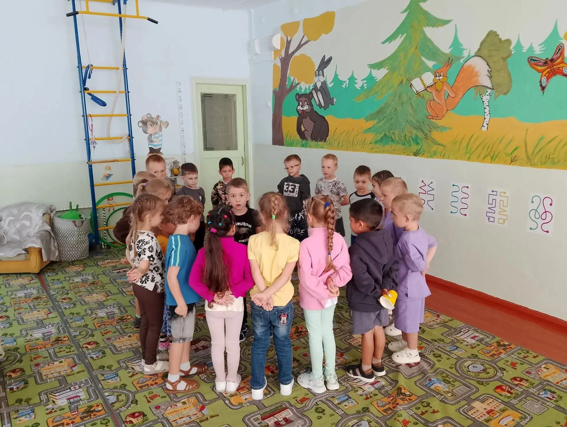 🎲 Игра «Угадай, кто схватил мяч!»