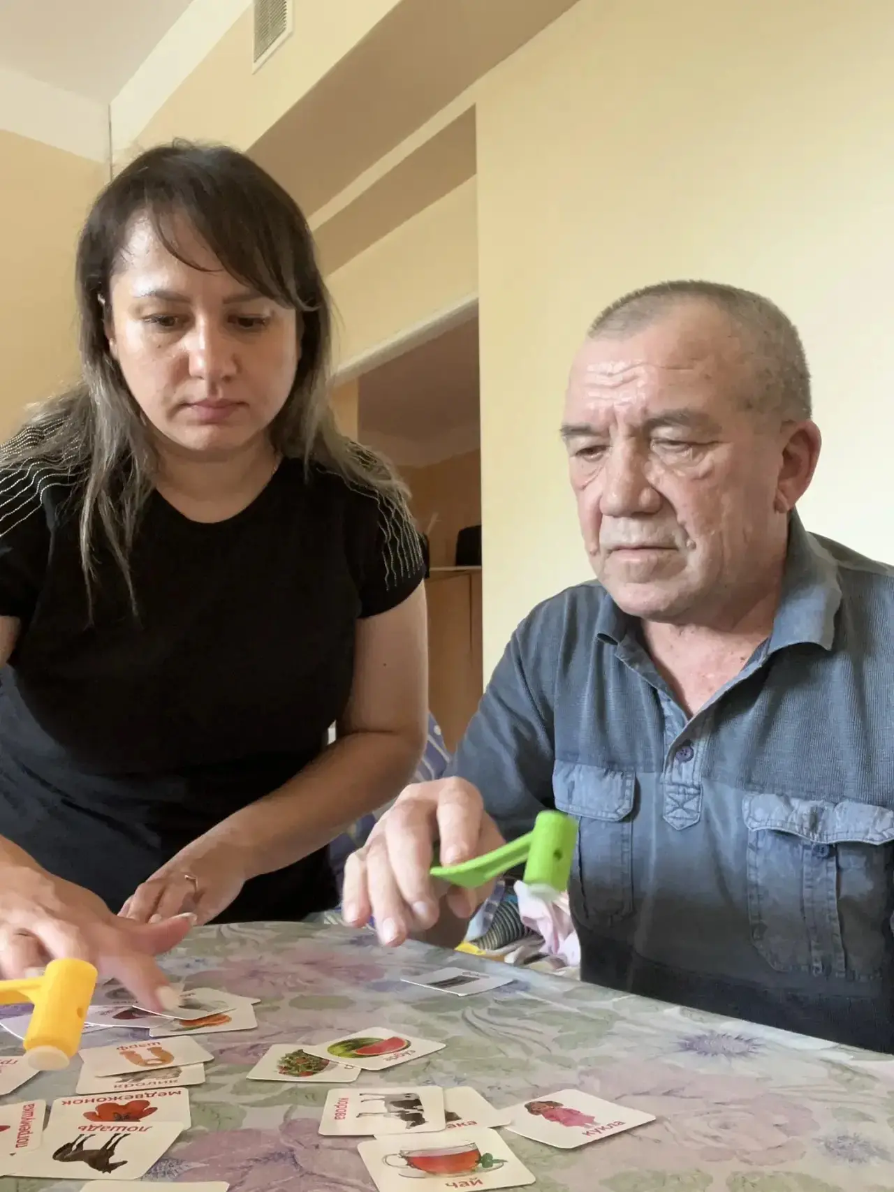 🔨В нашем интернате инструктор по труду провела для проживающих игротерапию «Веселые молоточки» — эт