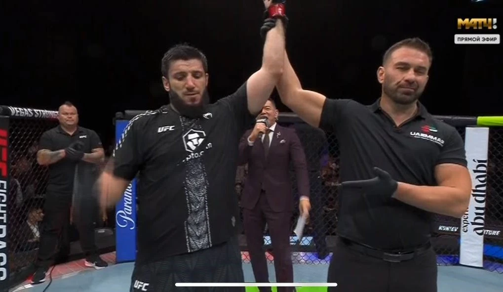 Дагестанский боец Ризван Куниев одержал победу на турнире UFC, проходящем в Абу-Даби.
