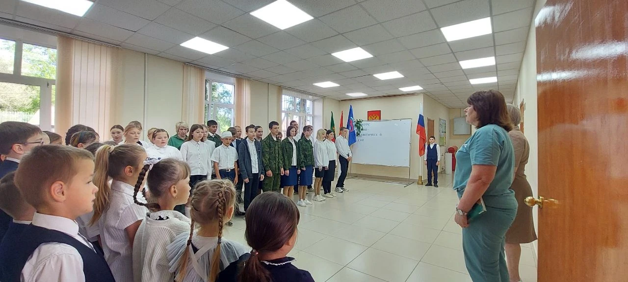 🇷🇺Разговоры о важном: ценности, которые нас объединяют"💫
Сегодня, 18 мая, в школе прошел урок "Ра
