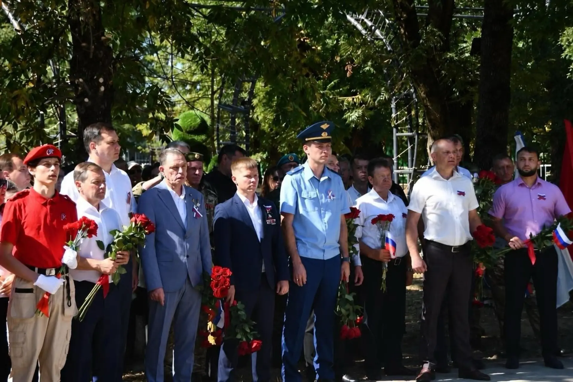 В Северском районе прокуратура приняла участие в открытии мемориала памяти героев специ...