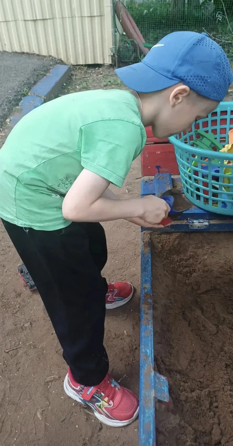 Сегодня у нас прошло занятие в честь "Дня песка" ☀️🏖️
❗️Сначала мы серьёзно повторили «Песочные пра